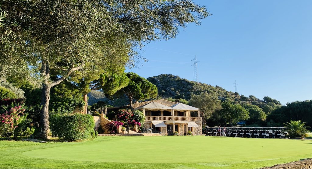 Naturstein-Clubhaus von Cadepera Golf - Mallorca