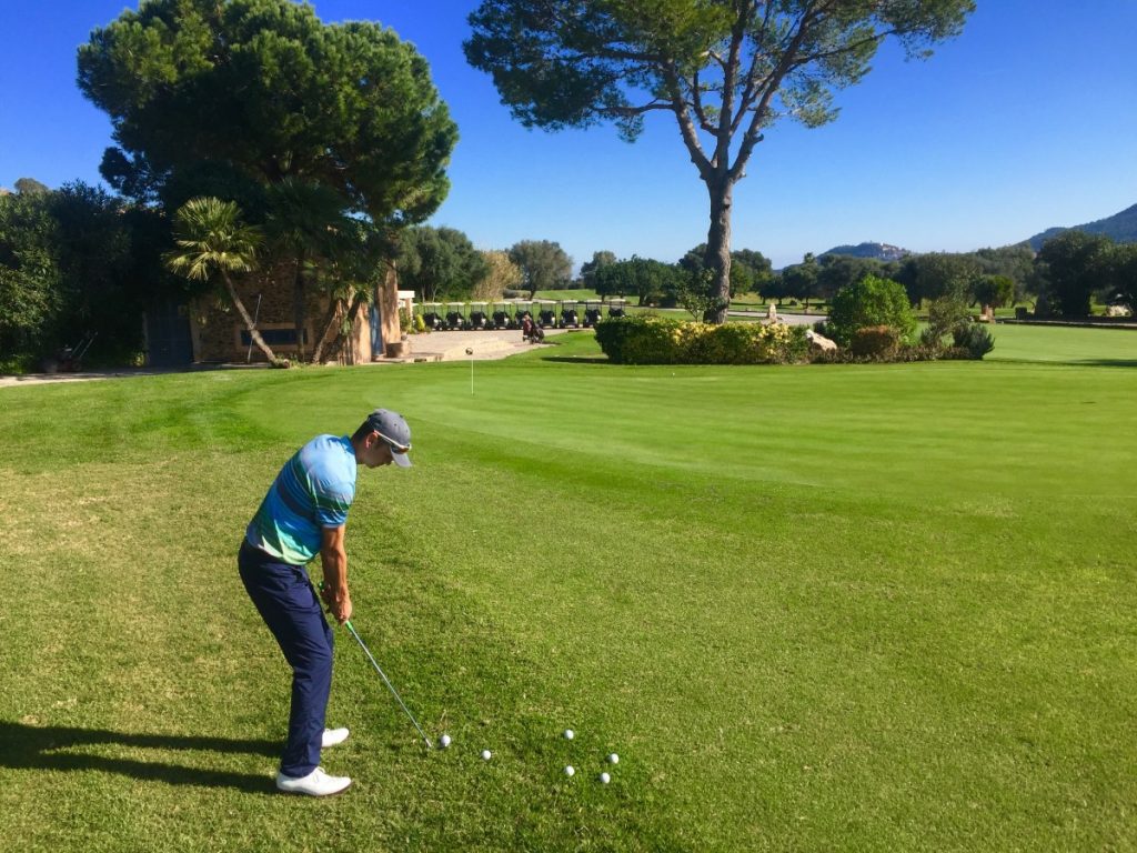 [:es]El juego corto es clave para un golfista, usando nuestro campo de prácticas del mejor modo nos asegurará que sus mejoras sean reales.[:en]The short game is really important for a golfer. We use our driving range in such a way, that your improvements will be lasting and true.[:de]Das kurze Spiel ist sehr wichtig für Golfer. Wir nutzen unsere Driving-Range so, dass die Verbesserungen verhalten und zu einem besseren Spiel auf dem Platz führen.[:]