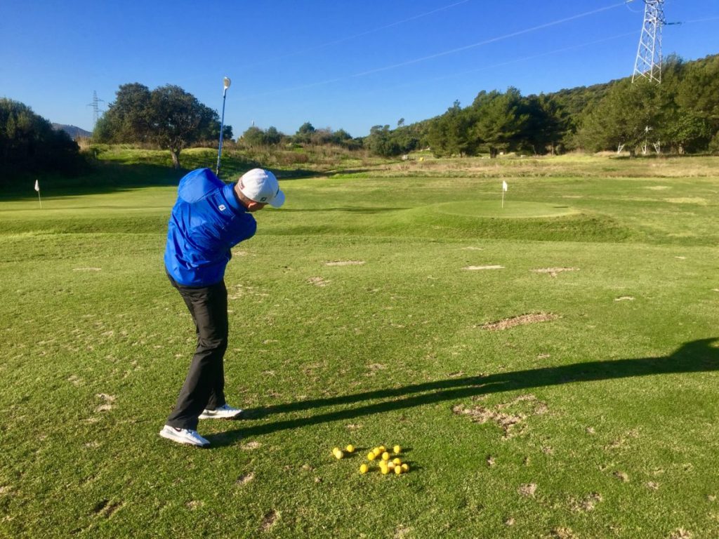 Pitchschläge auf verkleinerte Grüns, verschiedene Distanzen in jedem Durchgang.